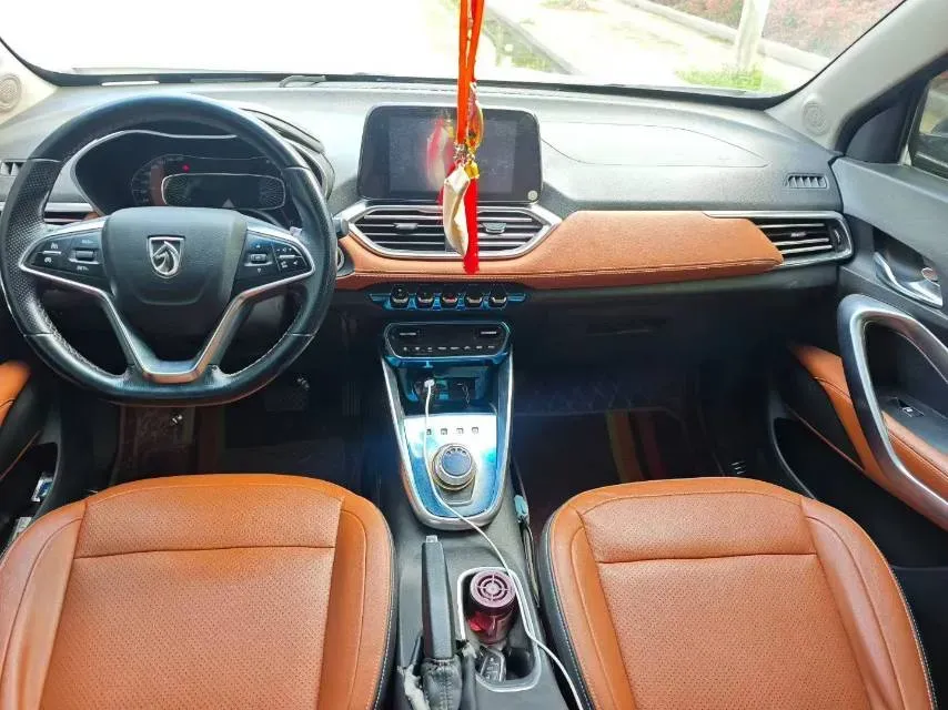 2017 HaiMa S5 Young Edition 1.6L 122HP L4 5MT,autocango,china used car exporter,china ev exporter,chinese used car exporter,chinese used ev exporter