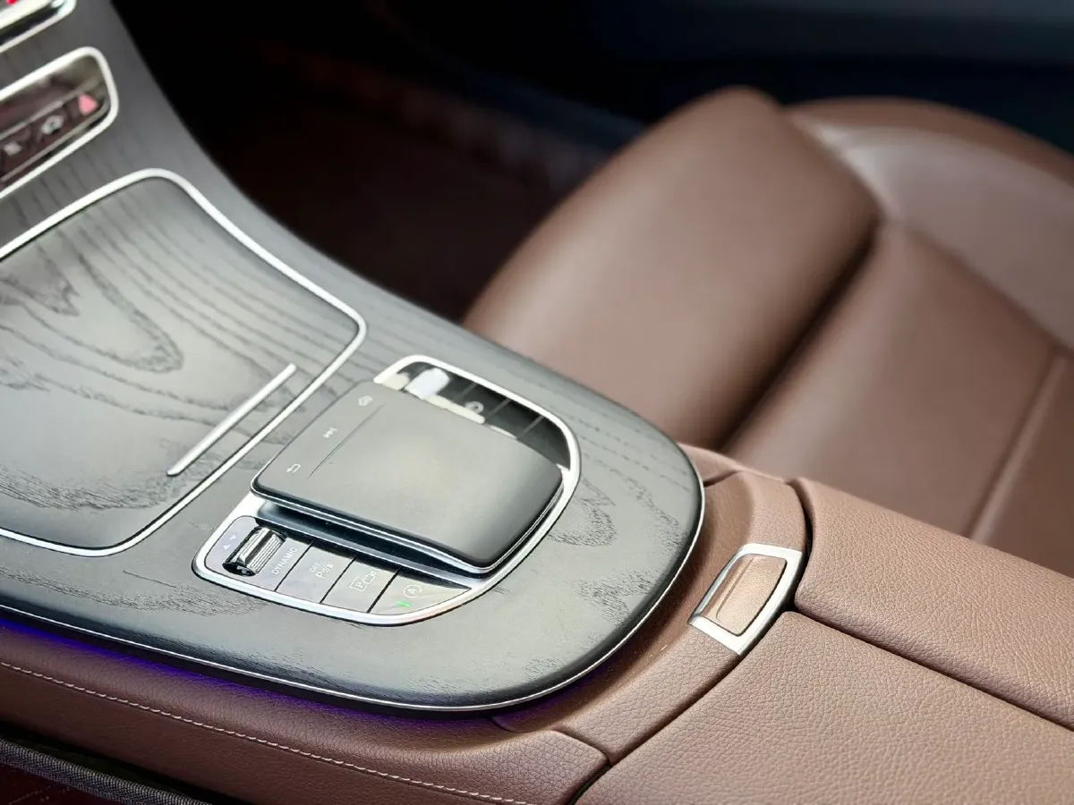 2020 Mercedes-Benz E Class 1.5T 184HP L4 9AT,autocango,china used car exporter,china ev exporter,chinese used car exporter,chinese used ev exporter