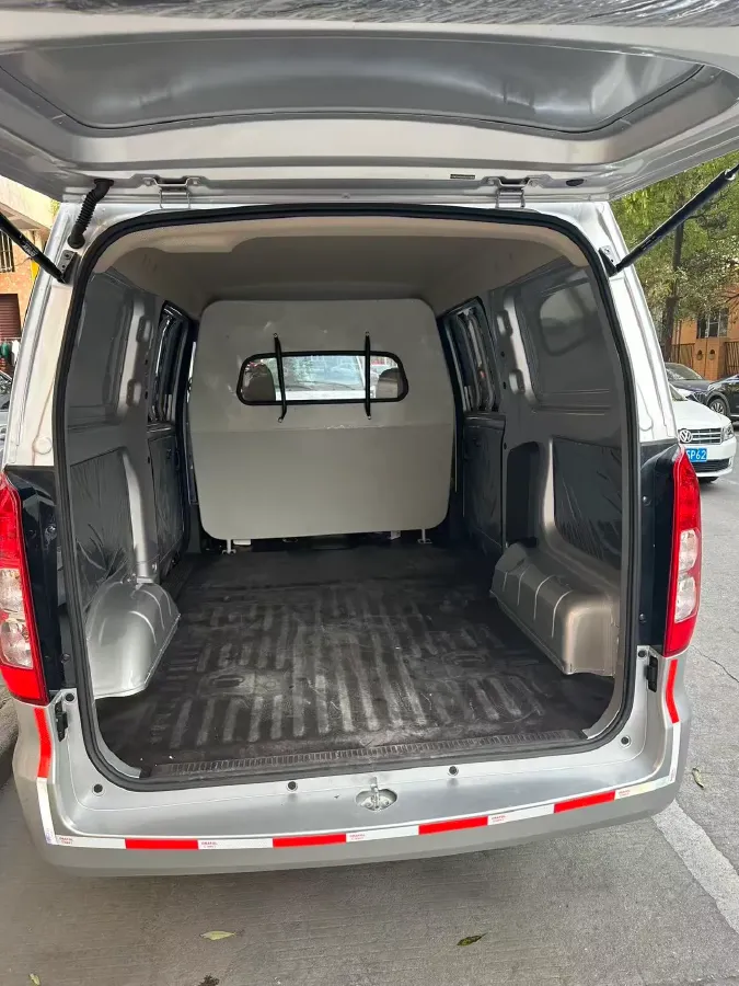 2022 WuLing HongGuang V 1.5L 99HP L4 6MT,autocango,china used car exporter,china ev exporter,chinese used car exporter,chinese used ev exporter