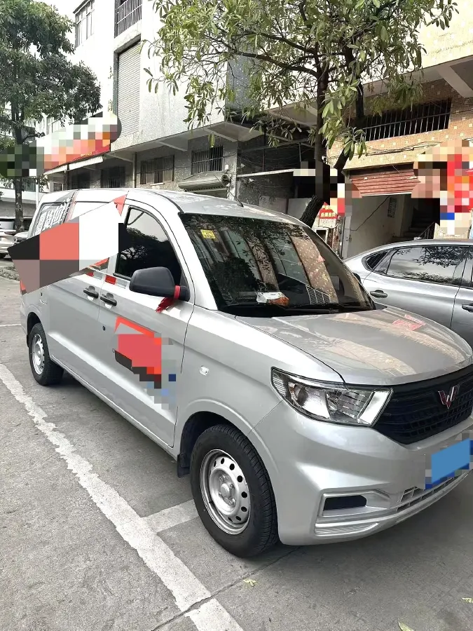 2022 WuLing HongGuang V 1.5L 99HP L4 6MT,autocango,china used car exporter,china ev exporter,chinese used car exporter,chinese used ev exporter