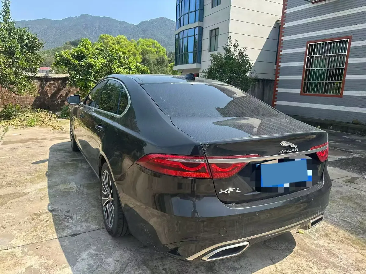 2022 Jaguar XFL 2.0T 200HP L4 8AT,autocango,china used car exporter,china ev exporter,chinese used car exporter,chinese used ev exporter
