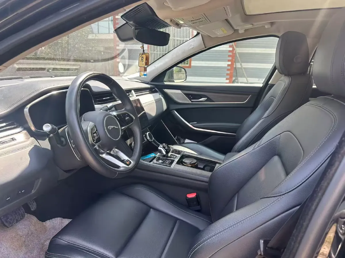 2022 Jaguar XFL 2.0T 200HP L4 8AT,autocango,china used car exporter,china ev exporter,chinese used car exporter,chinese used ev exporter