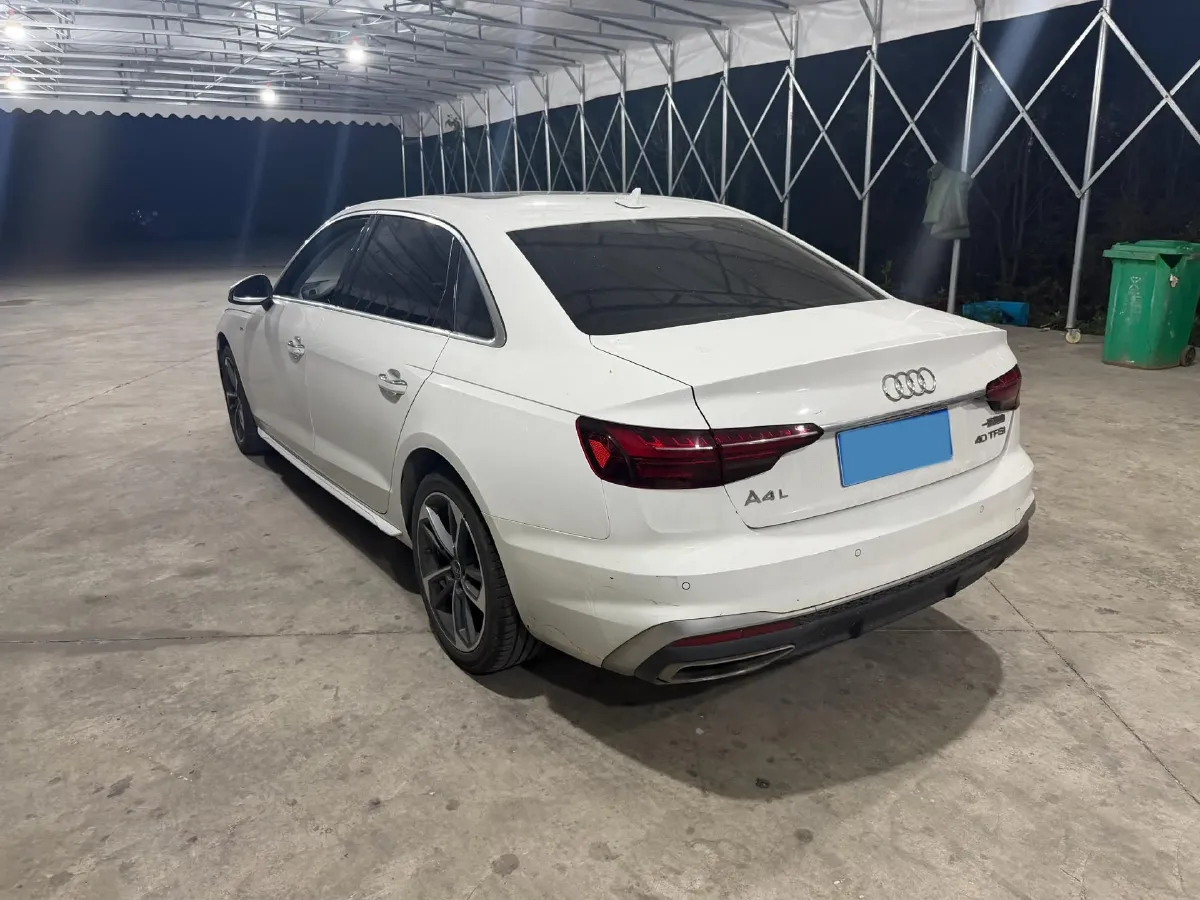 2022 Audi A4L 2.0T 190HP L4 7DCT,autocango,china used car exporter,china ev exporter,chinese used car exporter,chinese used ev exporter