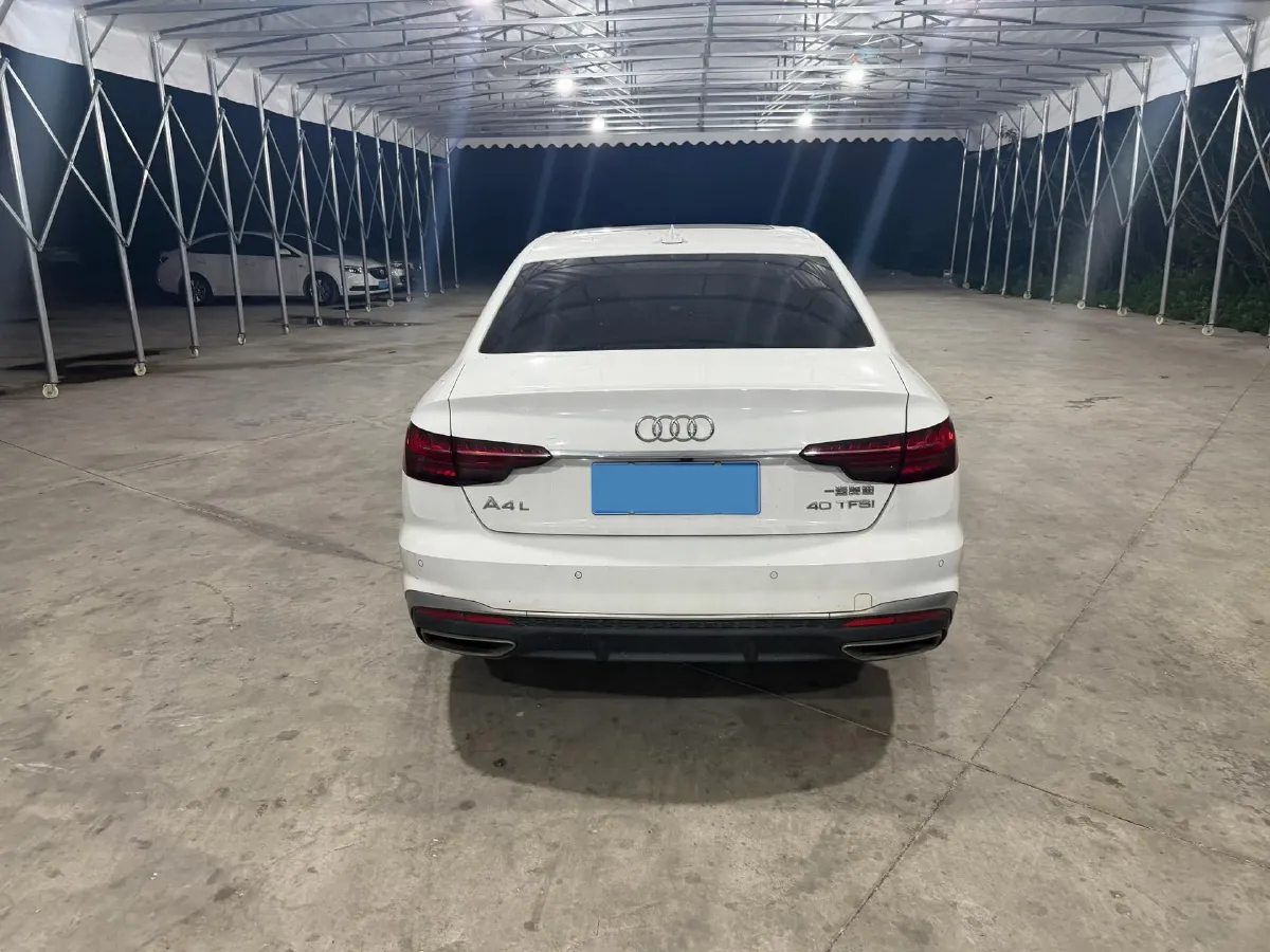 2022 Audi A4L 2.0T 190HP L4 7DCT,autocango,china used car exporter,china ev exporter,chinese used car exporter,chinese used ev exporter