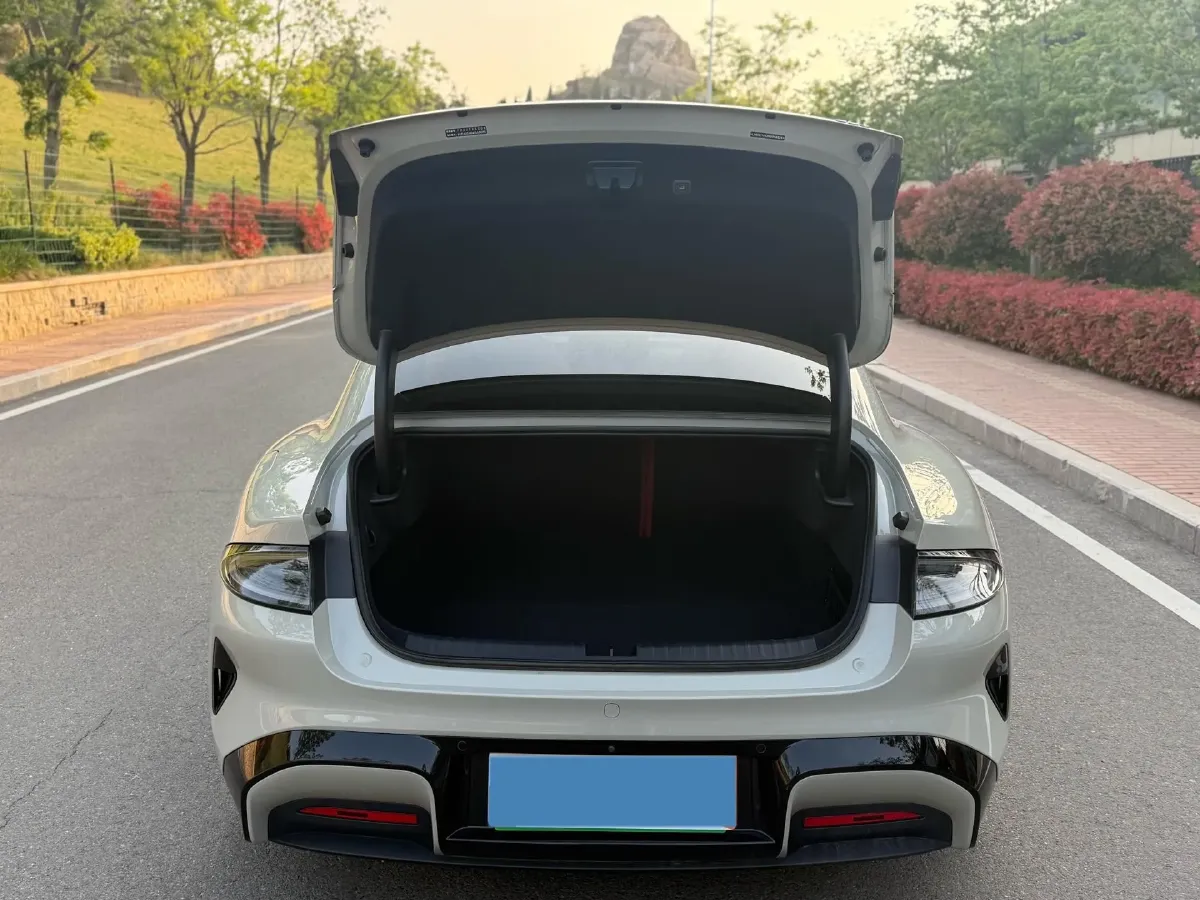 2024 MI SU7 BEV 73.6KWH,autocango,china used car exporter,china ev exporter,chinese used car exporter,chinese used ev exporter