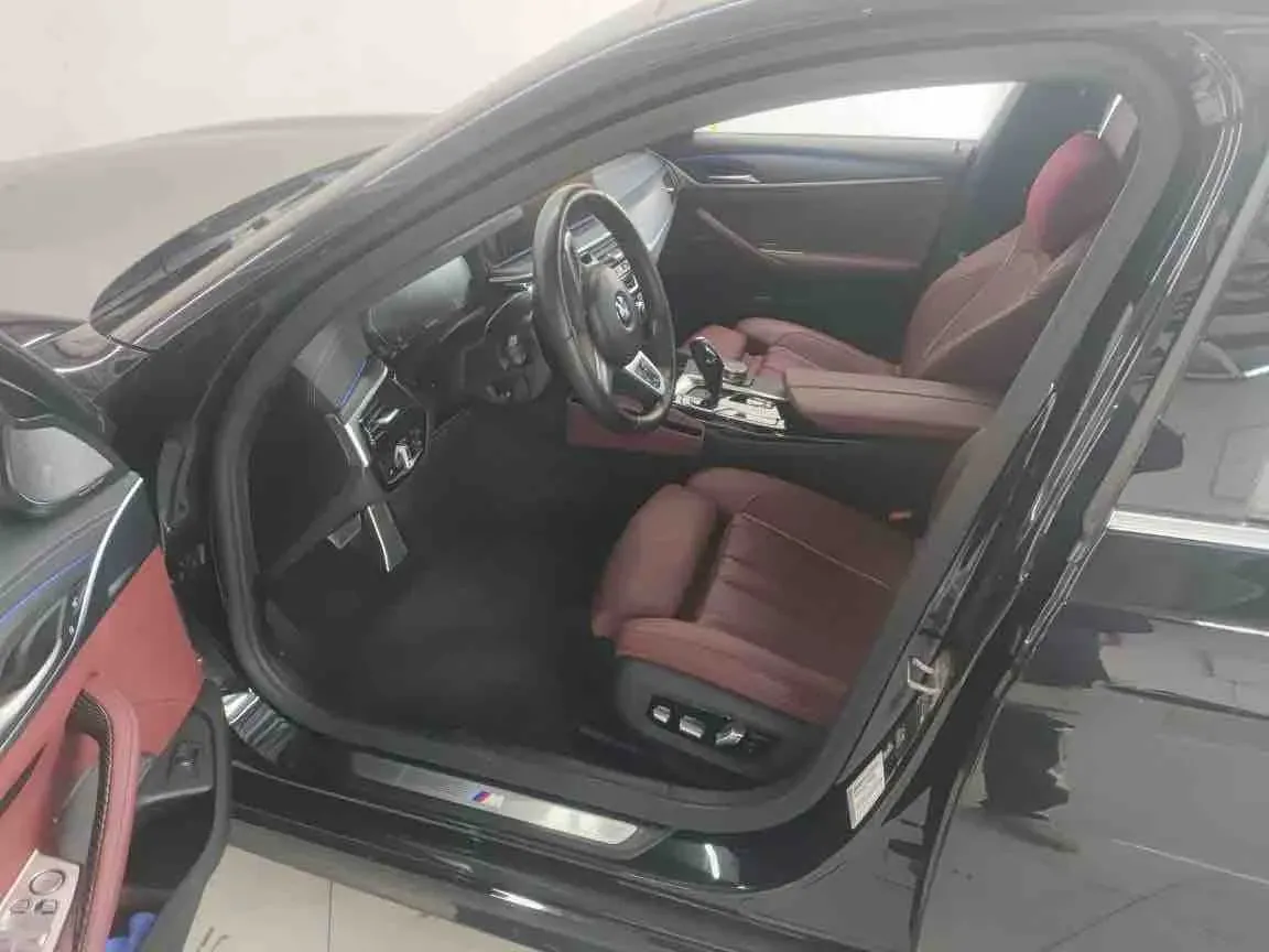 2022 BMW 5 Series 2.0T 252HP L4 8AT,autocango,china used car exporter,china ev exporter,chinese used car exporter,chinese used ev exporter