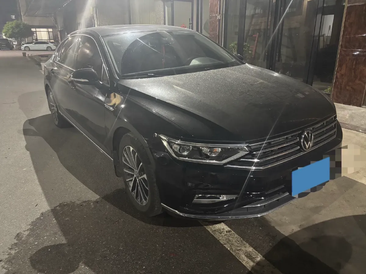 2020 Volkswagen Magotan 2.0T 186HP L4 7DCT,autocango,china used car exporter,china ev exporter,chinese used car exporter,chinese used ev exporter