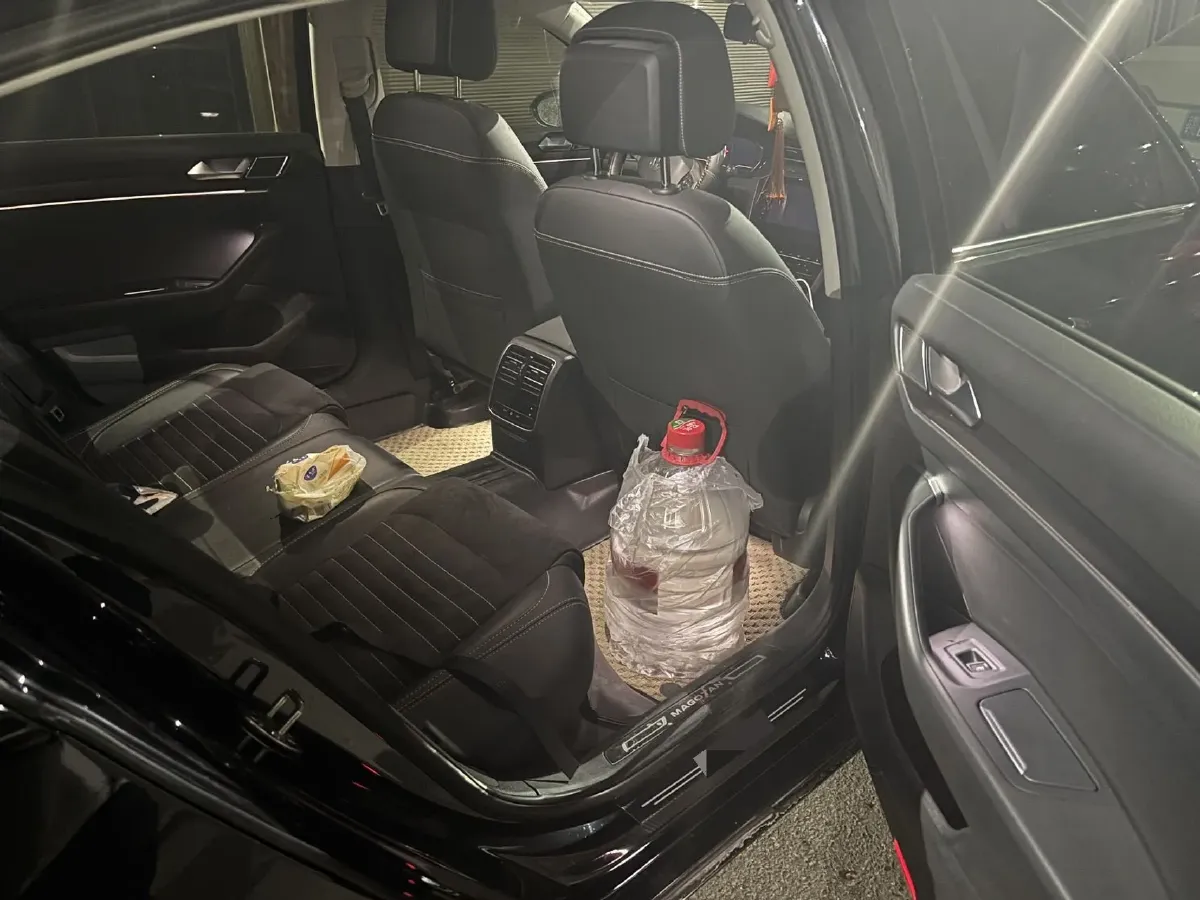 2020 Volkswagen Magotan 2.0T 186HP L4 7DCT,autocango,china used car exporter,china ev exporter,chinese used car exporter,chinese used ev exporter