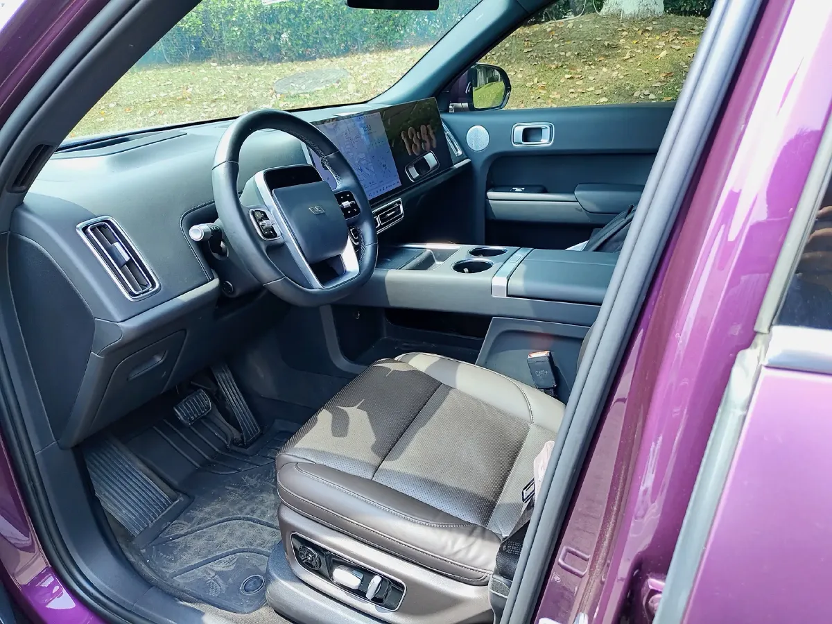 2023 Li L8 Range Extended 154HP REEV 40.9KWH,autocango,china used car exporter,china ev exporter,chinese used car exporter,chinese used ev exporter