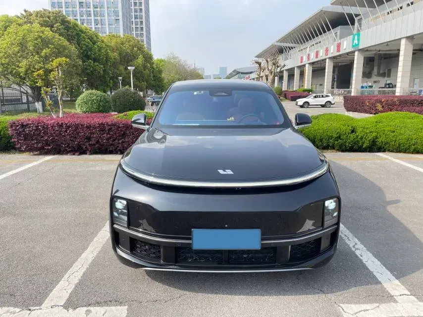 2023 Li L8 Range Extended 154HP REEV 40.9KWH,autocango,china used car exporter,china ev exporter,chinese used car exporter,chinese used ev exporter