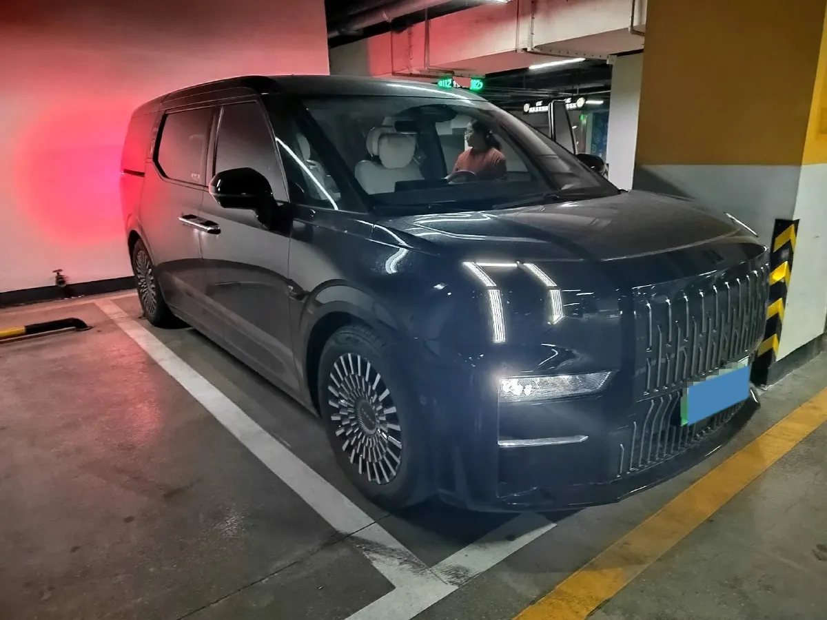 2022 Zeekr 009 BEV 116KWH,autocango,china used car exporter,china ev exporter,chinese used car exporter,chinese used ev exporter