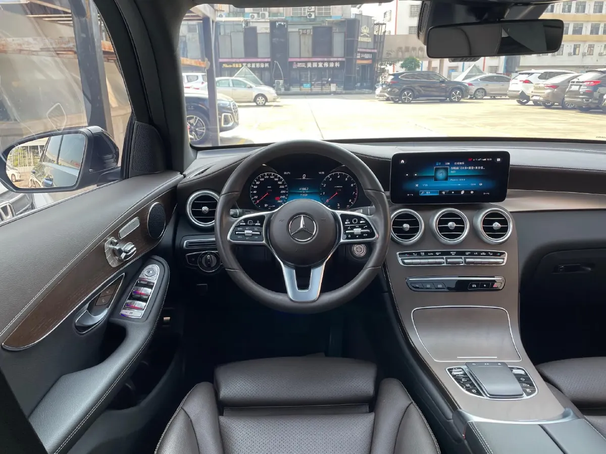 2022 Mercedes-Benz GLC Class 2.0T 258HP L4 9AT,autocango,china used car exporter,china ev exporter,chinese used car exporter,chinese used ev exporter