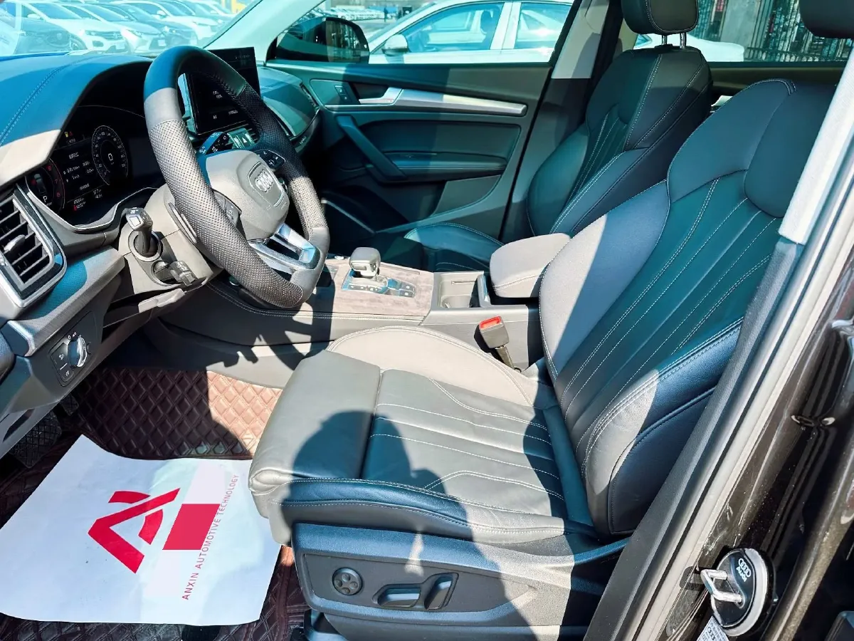 2022 Audi Q5L 2.0T 190HP L4 7DCT,autocango,china used car exporter,china ev exporter,chinese used car exporter,chinese used ev exporter