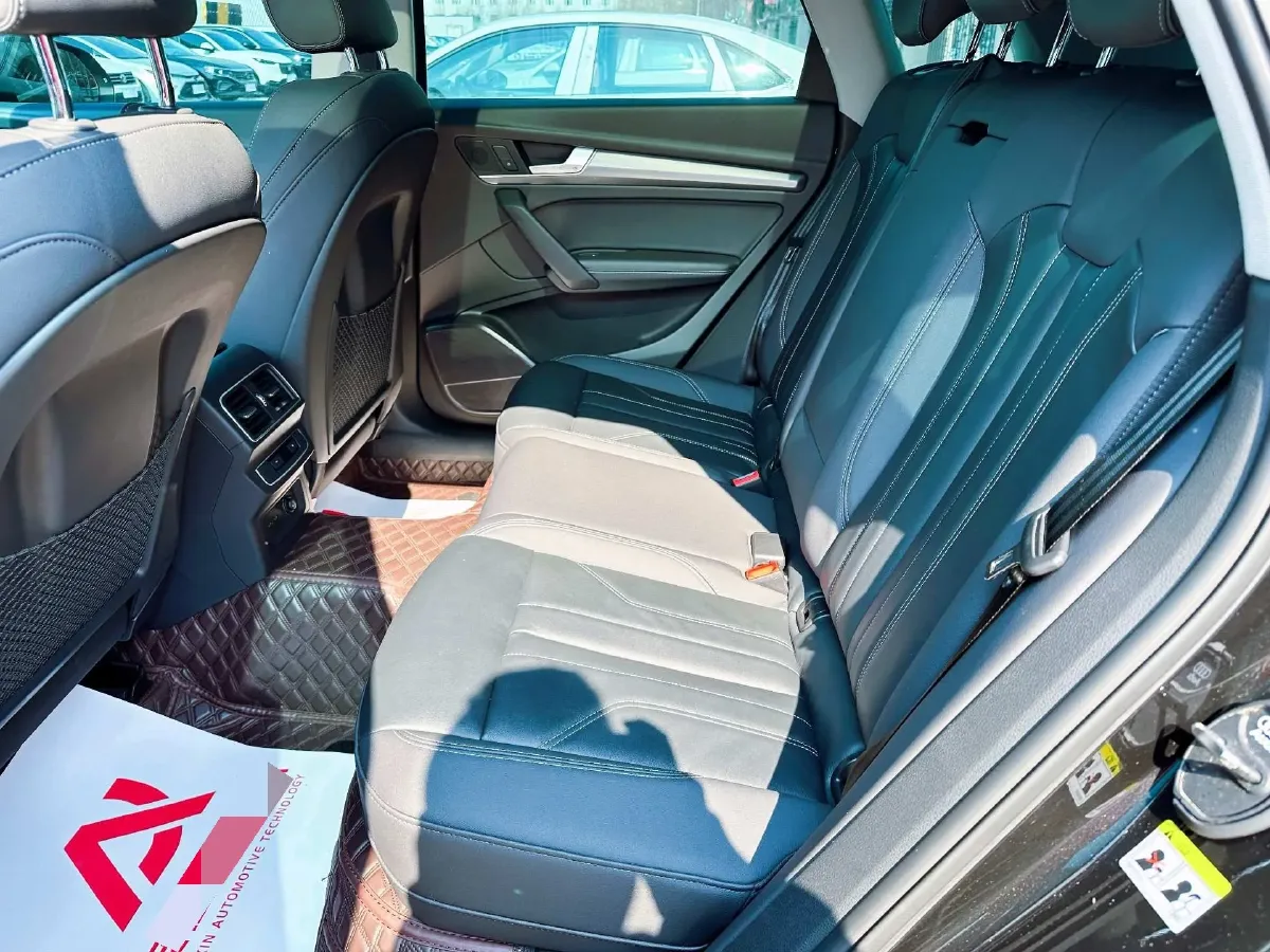 2022 Audi Q5L 2.0T 190HP L4 7DCT,autocango,china used car exporter,china ev exporter,chinese used car exporter,chinese used ev exporter