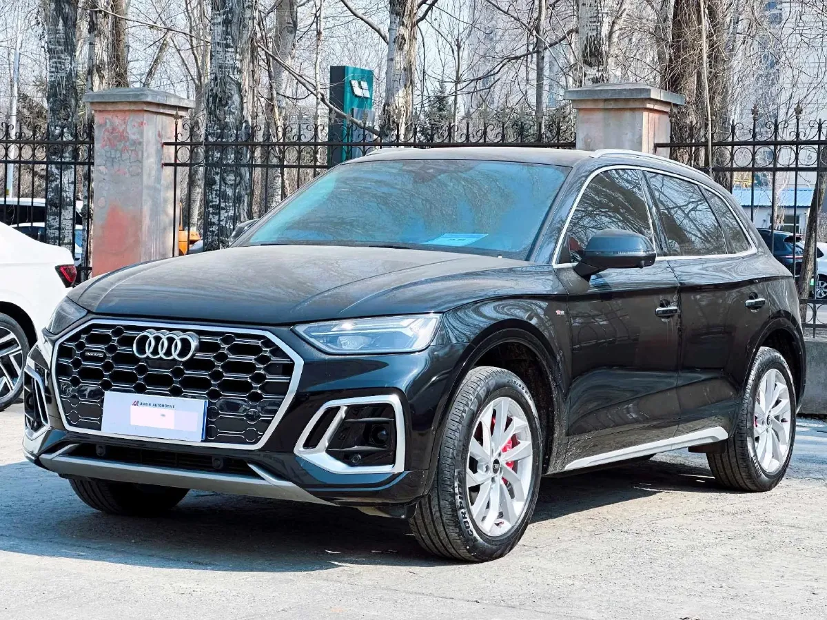 2022 Audi Q5L 2.0T 190HP L4 7DCT,autocango,china used car exporter,china ev exporter,chinese used car exporter,chinese used ev exporter