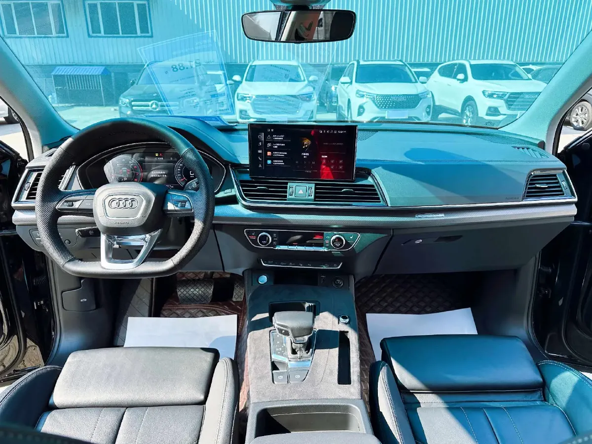 2022 Audi Q5L 2.0T 190HP L4 7DCT,autocango,china used car exporter,china ev exporter,chinese used car exporter,chinese used ev exporter