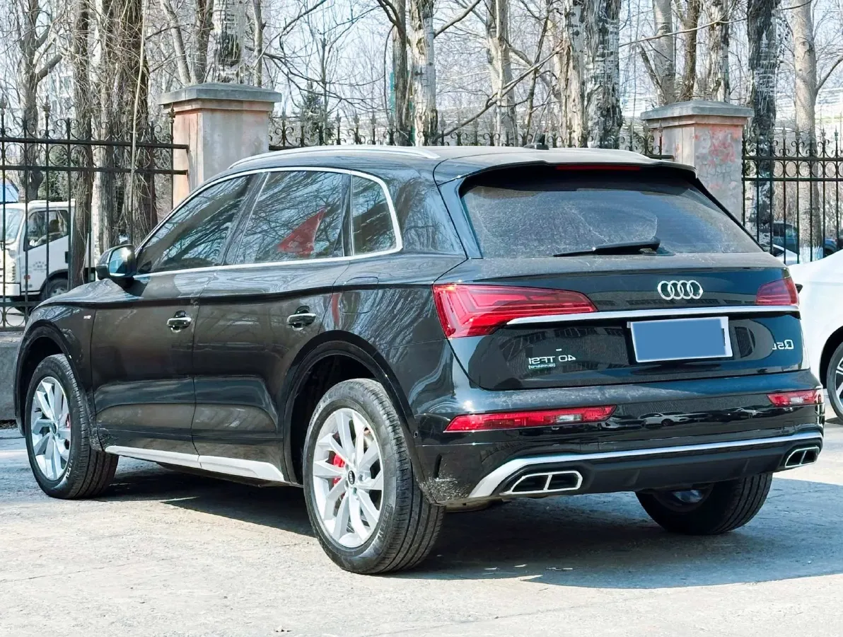 2022 Audi Q5L 2.0T 190HP L4 7DCT,autocango,china used car exporter,china ev exporter,chinese used car exporter,chinese used ev exporter
