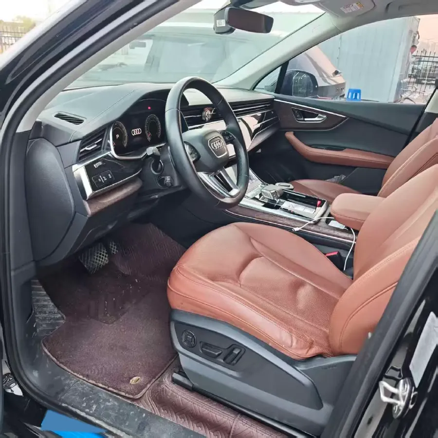 2023 Audi Q7 2.0T 265HP L4 8AT,autocango,china used car exporter,china ev exporter,chinese used car exporter,chinese used ev exporter