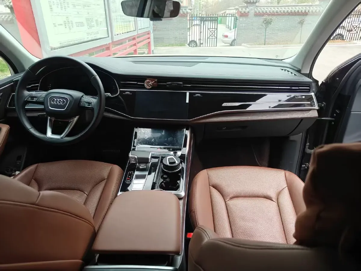 2023 Audi Q7 2.0T 265HP L4 8AT,autocango,china used car exporter,china ev exporter,chinese used car exporter,chinese used ev exporter