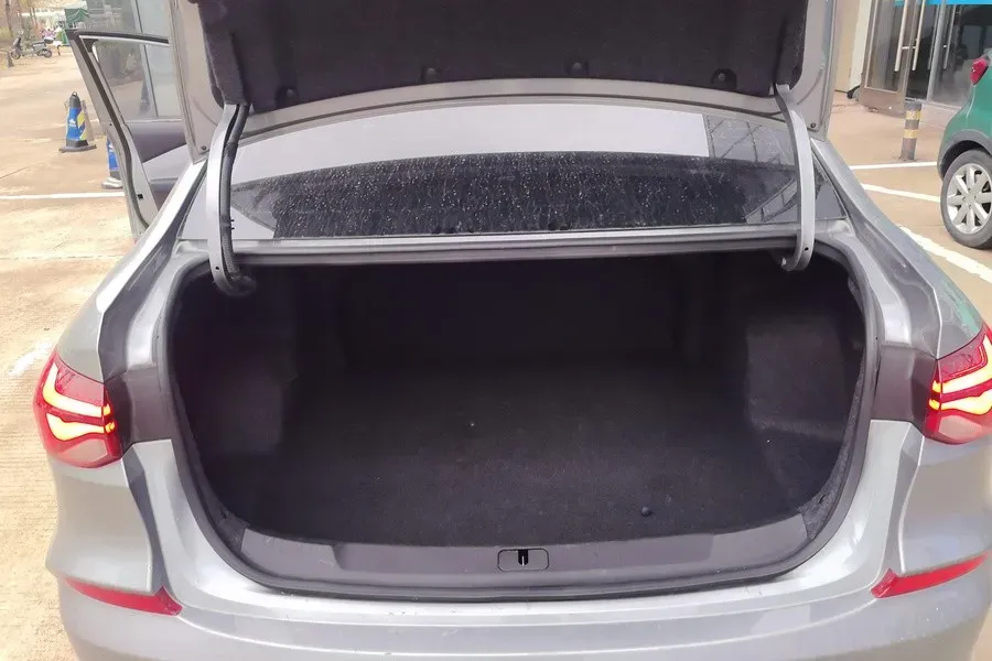 2023 Chevrolet Monza 1.5L 113HP L4 6DCT,autocango,china used car exporter,china ev exporter,chinese used car exporter,chinese used ev exporter