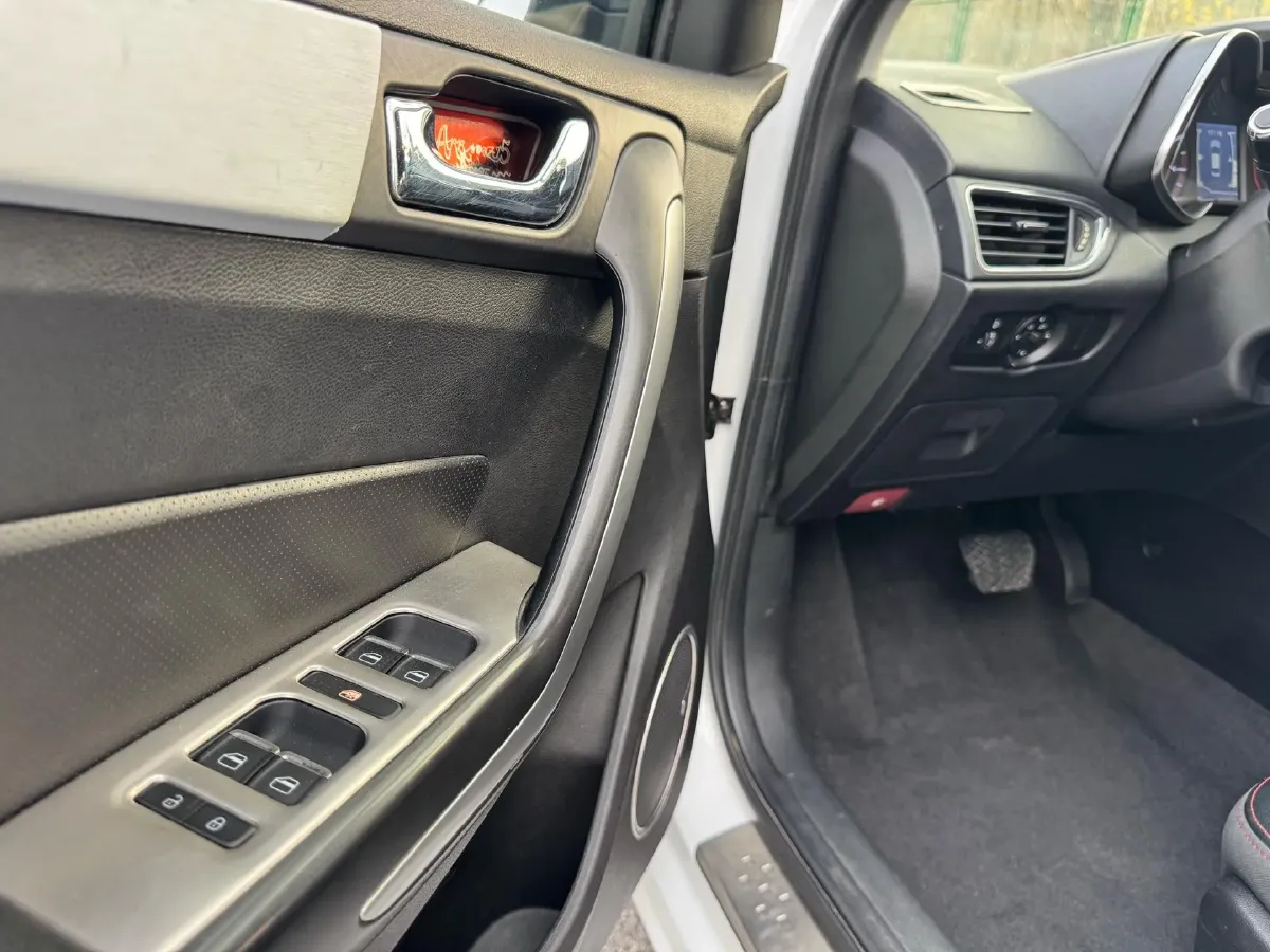 2017 Chery Tiggo 3x 1.5L 106HP L4 4AT,autocango,china used car exporter,china ev exporter,chinese used car exporter,chinese used ev exporter