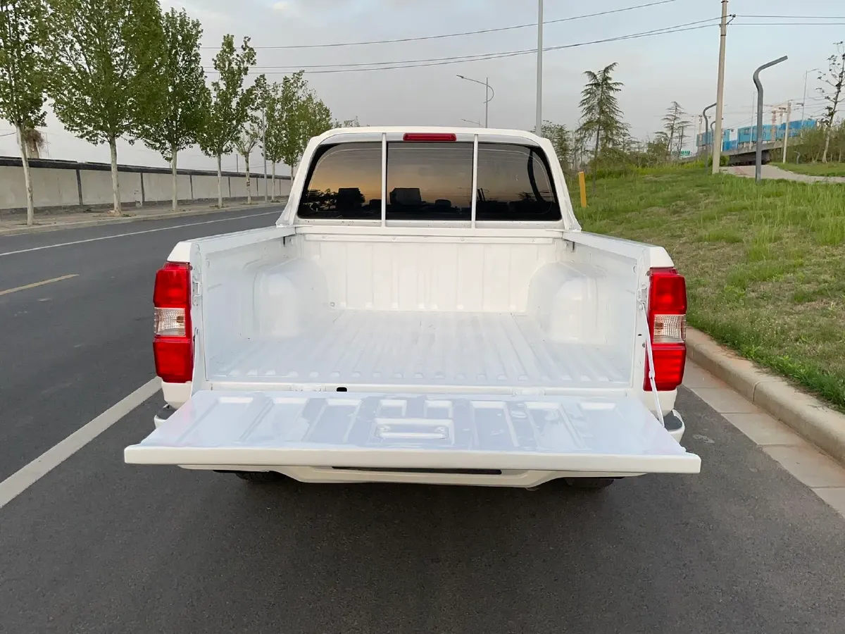 2021 Dongfeng RuiQi 2.4T 165HP L4 5MT,autocango,china used car exporter,china ev exporter,chinese used car exporter,chinese used ev exporter