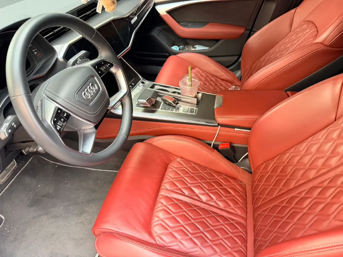 2024 Audi A7L 2.0T 245HP L4 7DCT,autocango,china used car exporter,china ev exporter,chinese used car exporter,chinese used ev exporter