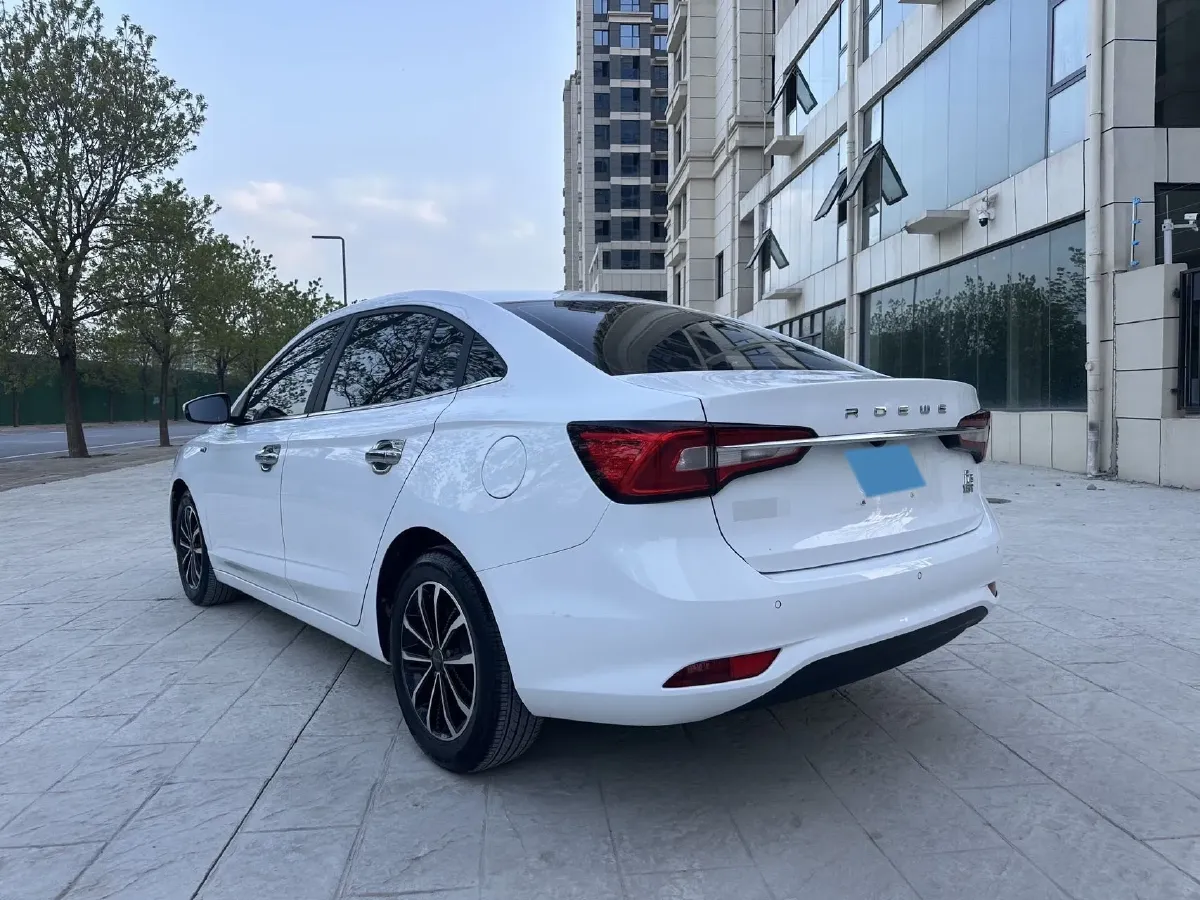 2020 Roewe i5 1.5L 120HP L4 5MT,autocango,china used car exporter,china ev exporter,chinese used car exporter,chinese used ev exporter