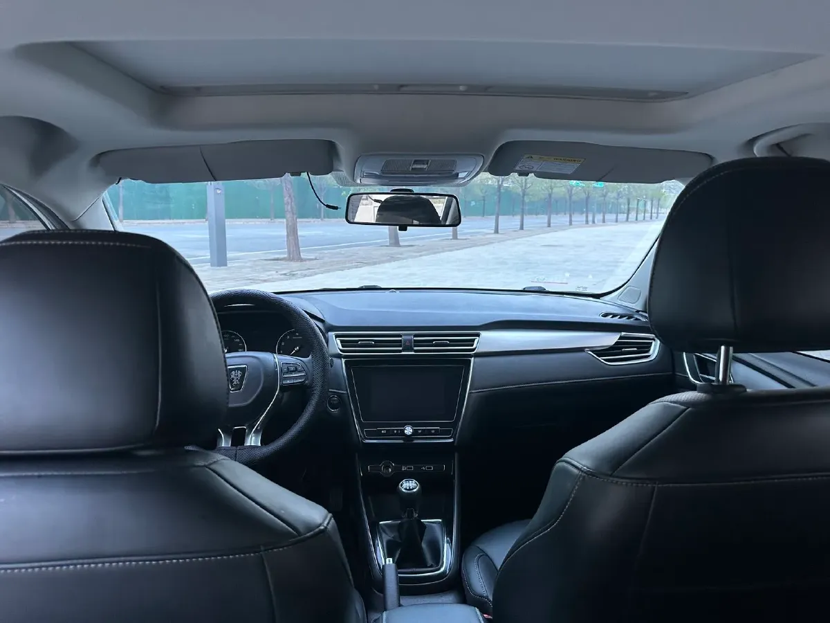 2020 Roewe i5 1.5L 120HP L4 5MT,autocango,china used car exporter,china ev exporter,chinese used car exporter,chinese used ev exporter