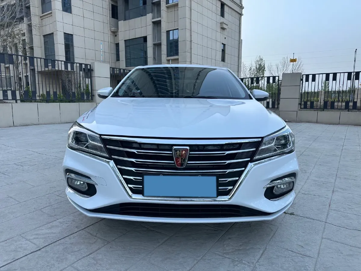 2020 Roewe i5 1.5L 120HP L4 5MT,autocango,china used car exporter,china ev exporter,chinese used car exporter,chinese used ev exporter