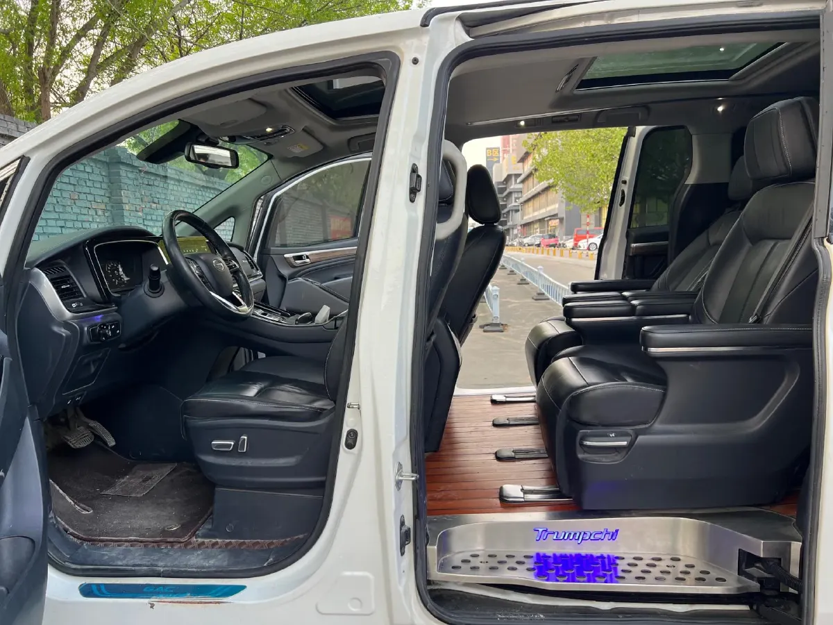 2021 GAC Trumpchi M8 2.0T 252HP L4 8AT,autocango,china used car exporter,china ev exporter,chinese used car exporter,chinese used ev exporter