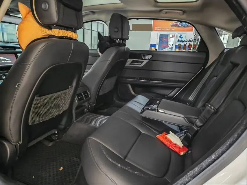 2020 Jaguar XFL 2.0T 200HP L4 8AT,autocango,china used car exporter,china ev exporter,chinese used car exporter,chinese used ev exporter