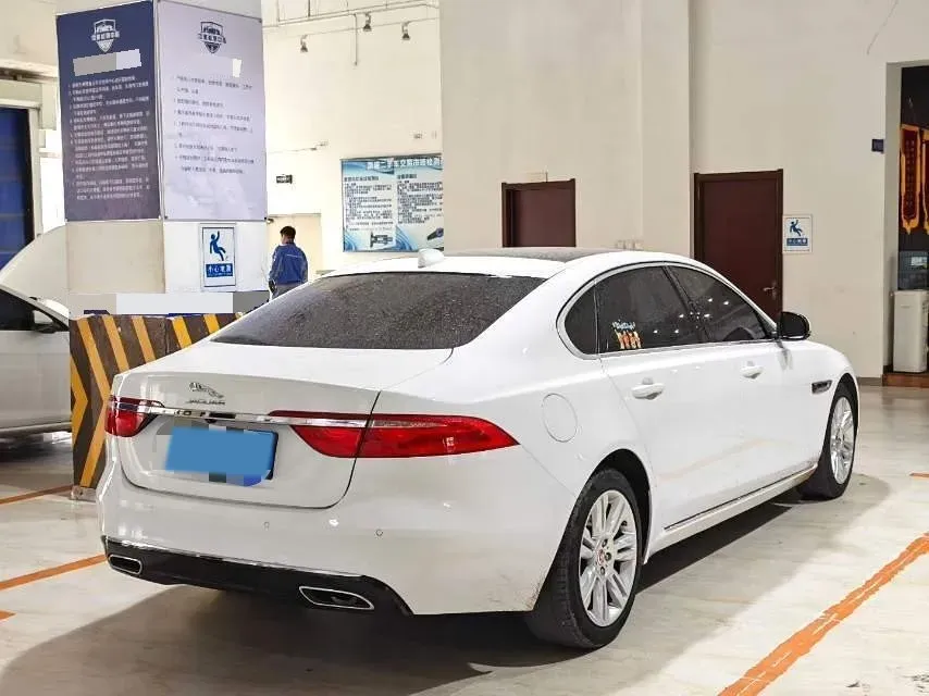 2020 Jaguar XFL 2.0T 200HP L4 8AT,autocango,china used car exporter,china ev exporter,chinese used car exporter,chinese used ev exporter