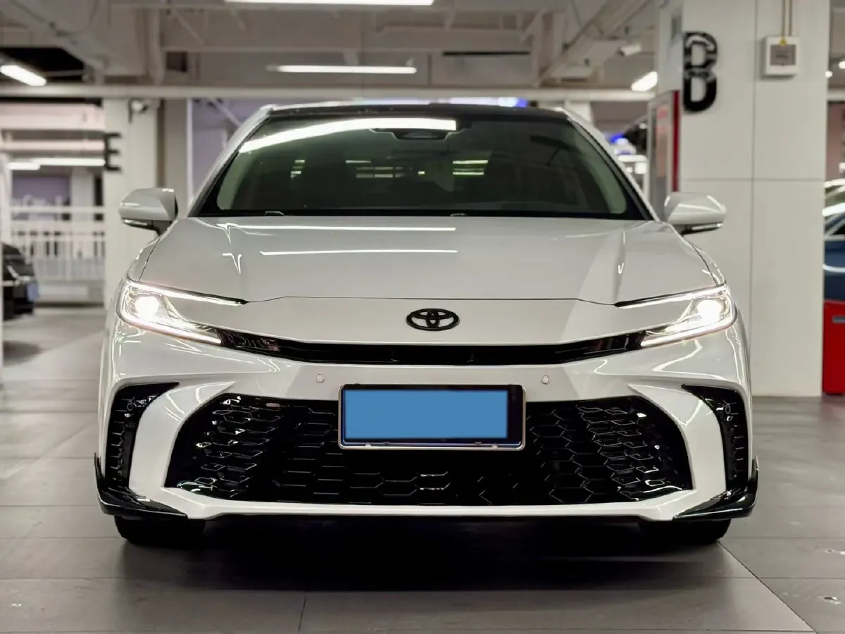 2024 Toyota Camry 2.0L 152HP L4 E-CVT Hybrid,autocango,china used car exporter,china ev exporter,chinese used car exporter,chinese used ev exporter