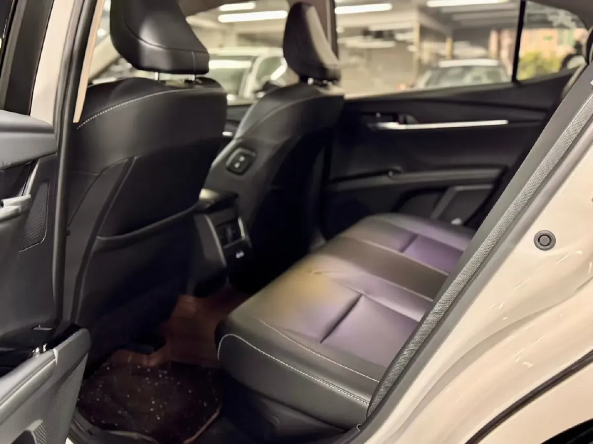 2024 Toyota Camry 2.0L 152HP L4 E-CVT Hybrid,autocango,china used car exporter,china ev exporter,chinese used car exporter,chinese used ev exporter