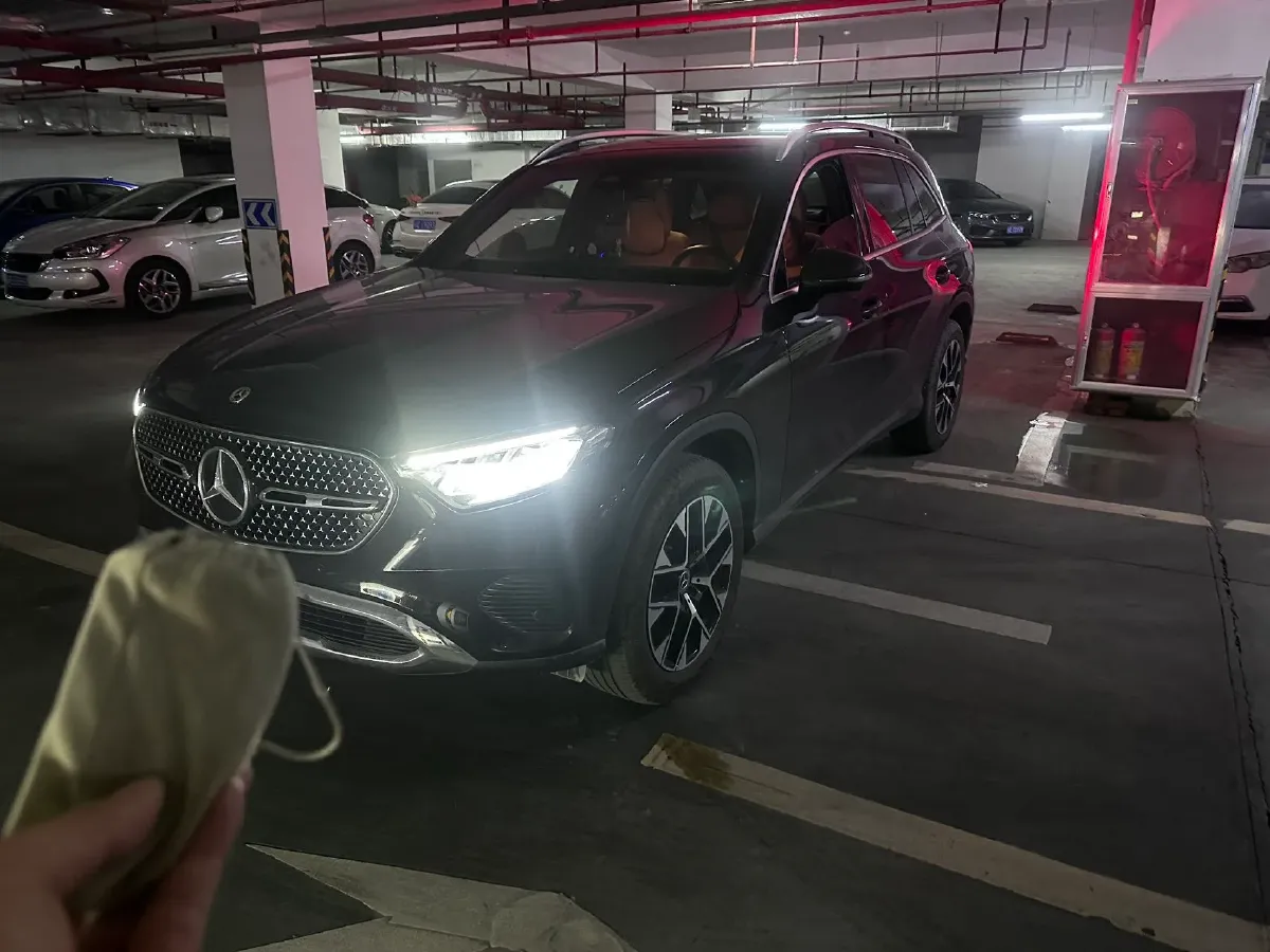2025 Mercedes-Benz GLC Class 2.0T 204HP L4 9AT,autocango,china used car exporter,china ev exporter,chinese used car exporter,chinese used ev exporter