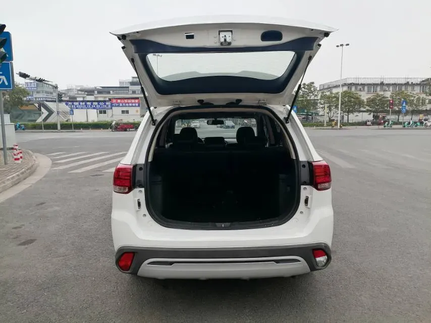 2020 Mitsubishi Outlander 2.0L 166HP L4 CVT,autocango,china used car exporter,china ev exporter,chinese used car exporter,chinese used ev exporter
