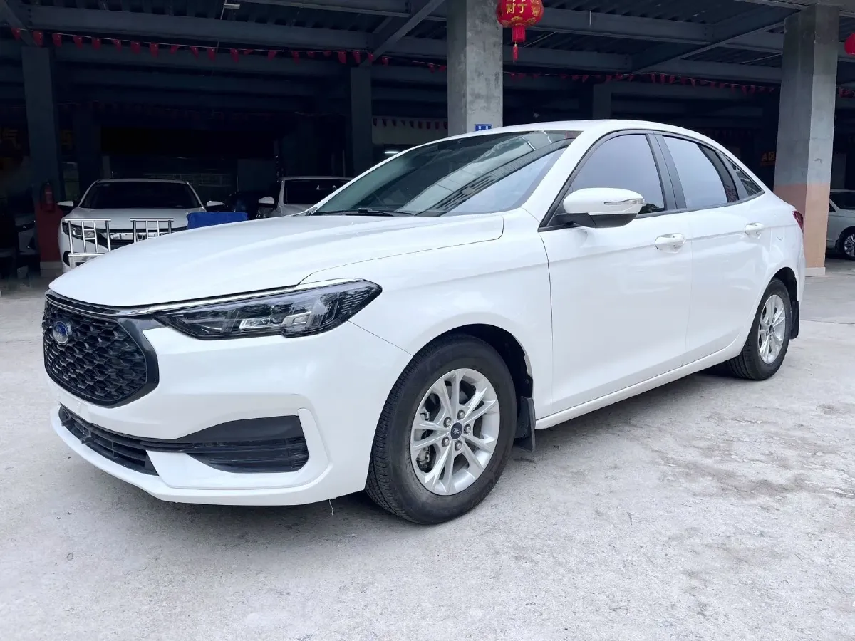 2021 Ford Escort 1.5L 122HP L3 6AT,autocango,china used car exporter,china ev exporter,chinese used car exporter,chinese used ev exporter
