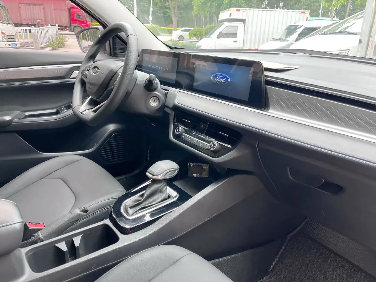 2021 Ford Escort 1.5L 122HP L3 6AT,autocango,china used car exporter,china ev exporter,chinese used car exporter,chinese used ev exporter