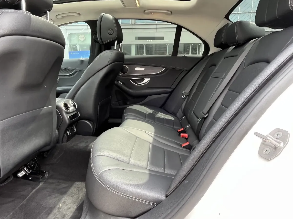 2020 Mercedes-Benz C Class 1.5T 184HP L4 9AT,autocango,china used car exporter,china ev exporter,chinese used car exporter,chinese used ev exporter