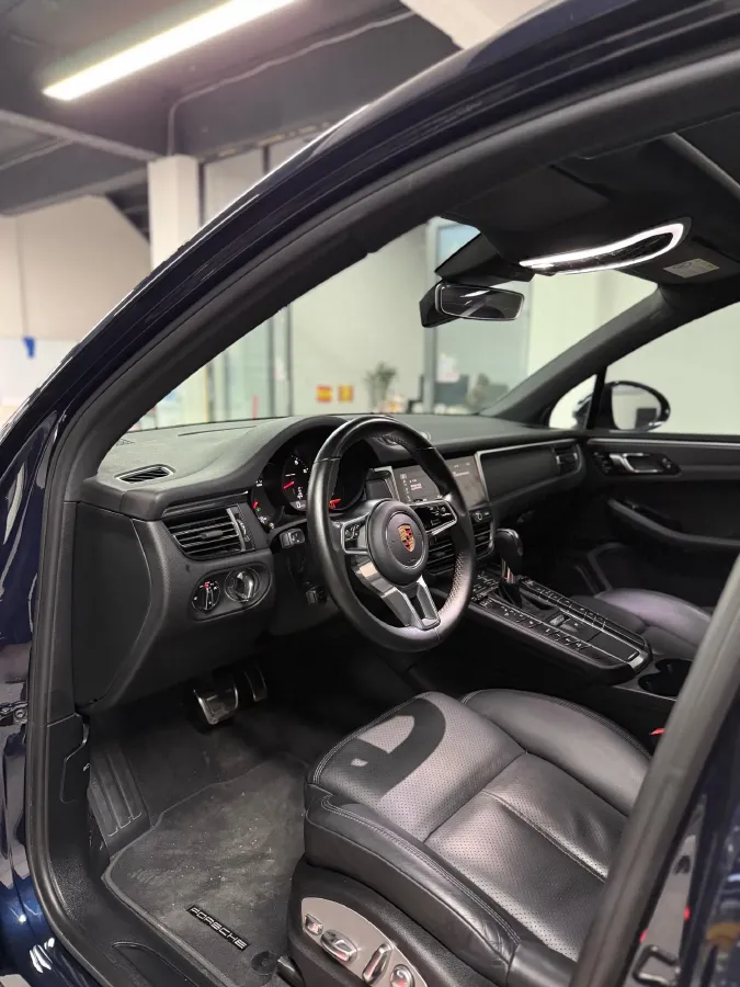 2018 Porsche Macan 2.0T 252HP L4 7DCT,autocango,china used car exporter,china ev exporter,chinese used car exporter,chinese used ev exporter