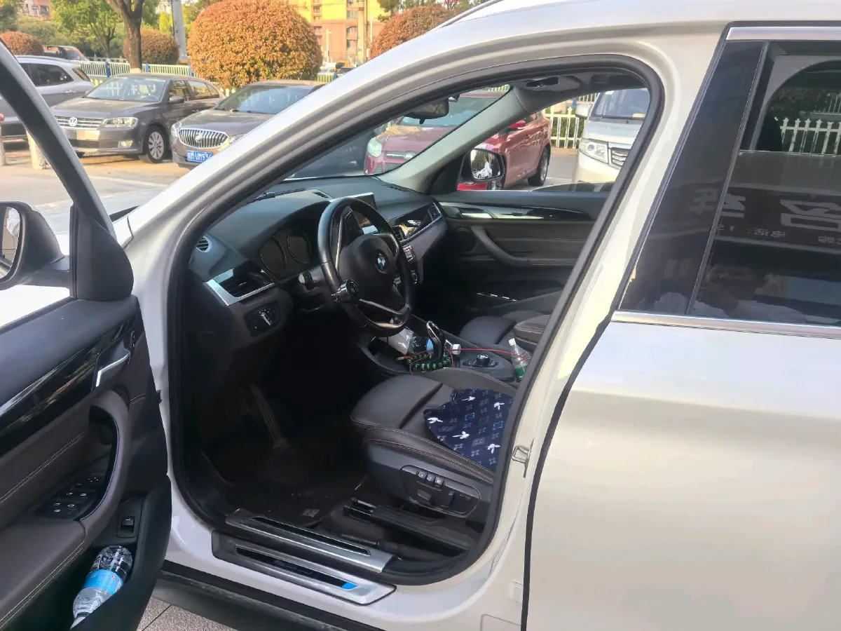 2020 BMW X1 1.5T 140HP L3 7DCT,autocango,china used car exporter,china ev exporter,chinese used car exporter,chinese used ev exporter