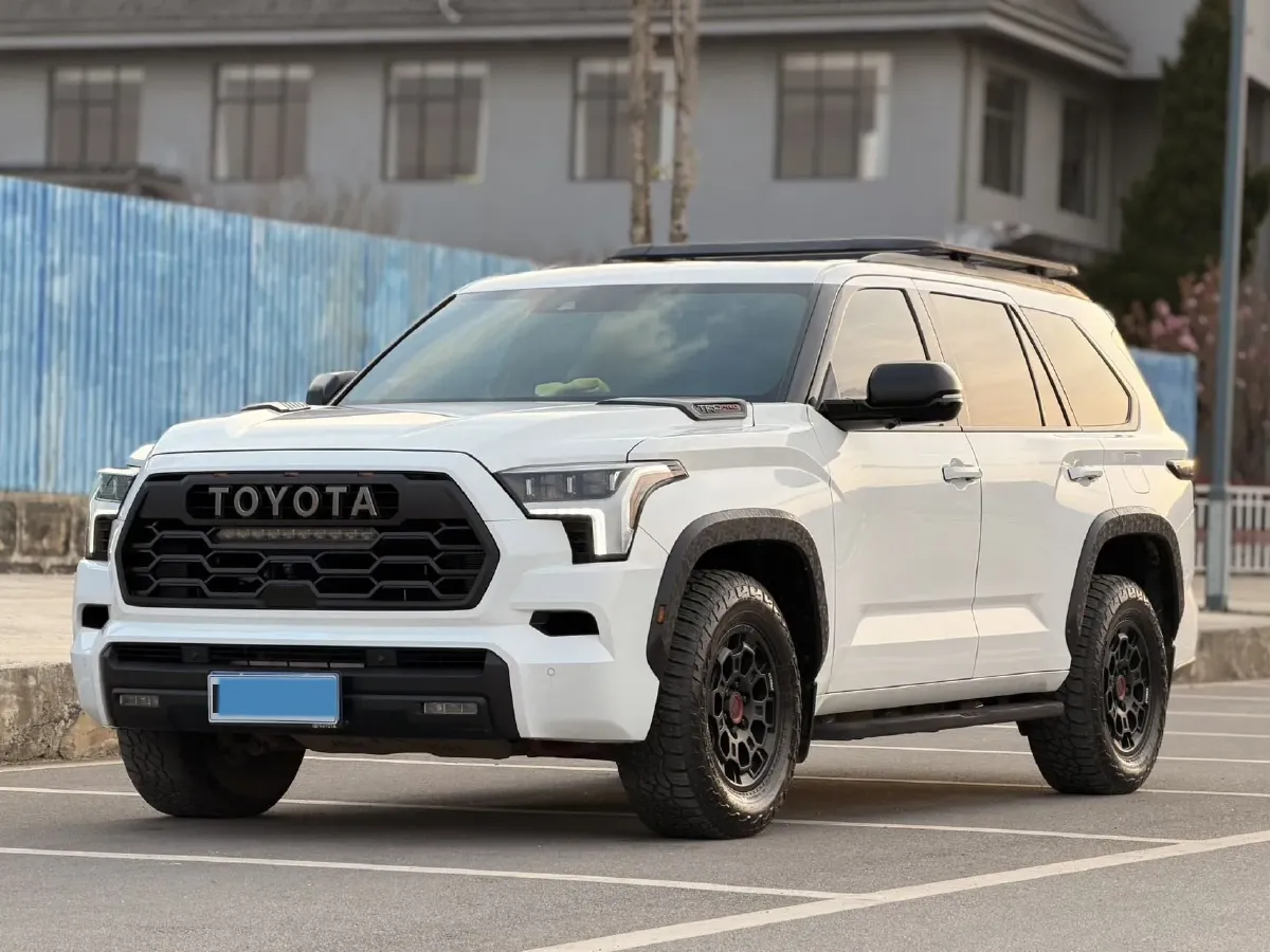 2023 HongQi H5 1.8T 197HP L4 8AT,autocango,china used car exporter,china ev exporter,chinese used car exporter,chinese used ev exporter