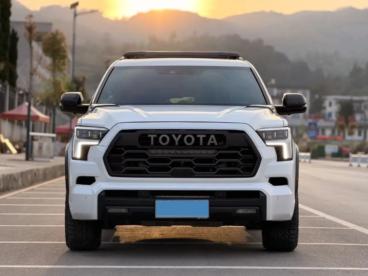 2023 HongQi H5 1.8T 197HP L4 8AT,autocango,china used car exporter,china ev exporter,chinese used car exporter,chinese used ev exporter