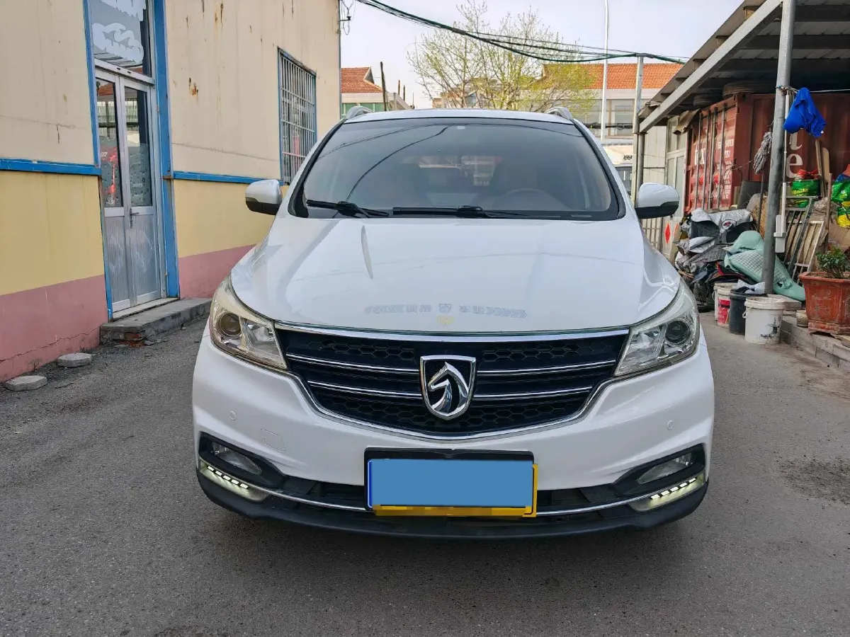 2017 BaoJun 730 1.5T 150HP L4 6MT,autocango,china used car exporter,china ev exporter,chinese used car exporter,chinese used ev exporter