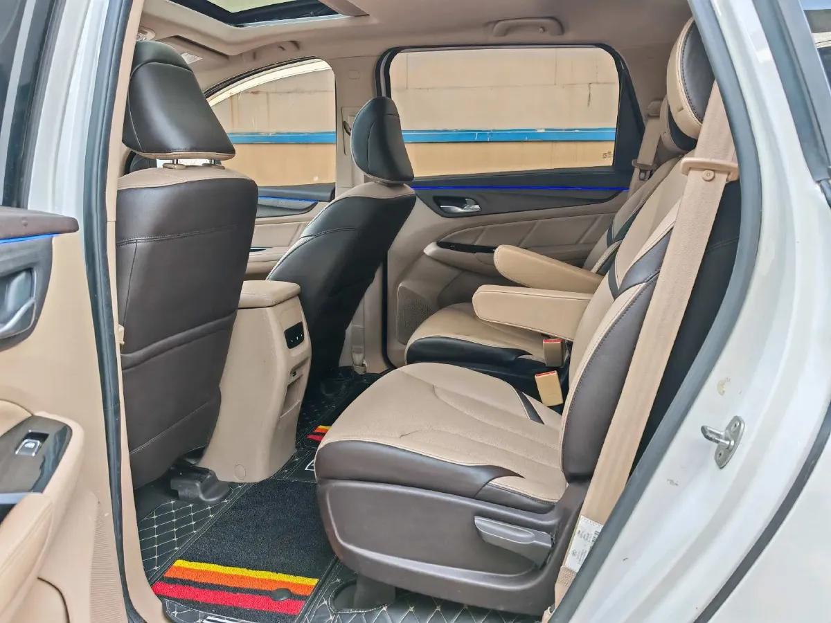 2017 BaoJun 730 1.5T 150HP L4 6MT,autocango,china used car exporter,china ev exporter,chinese used car exporter,chinese used ev exporter