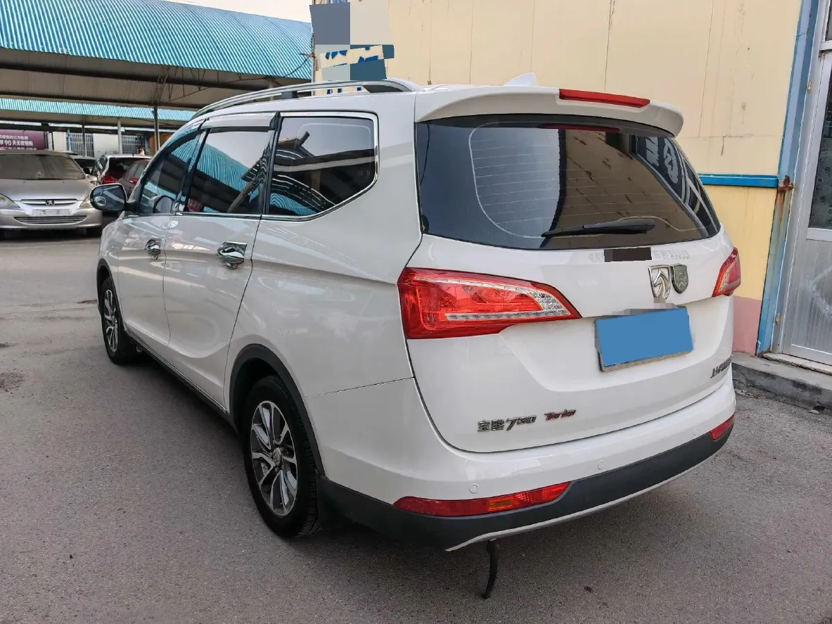 2017 BaoJun 730 1.5T 150HP L4 6MT,autocango,china used car exporter,china ev exporter,chinese used car exporter,chinese used ev exporter