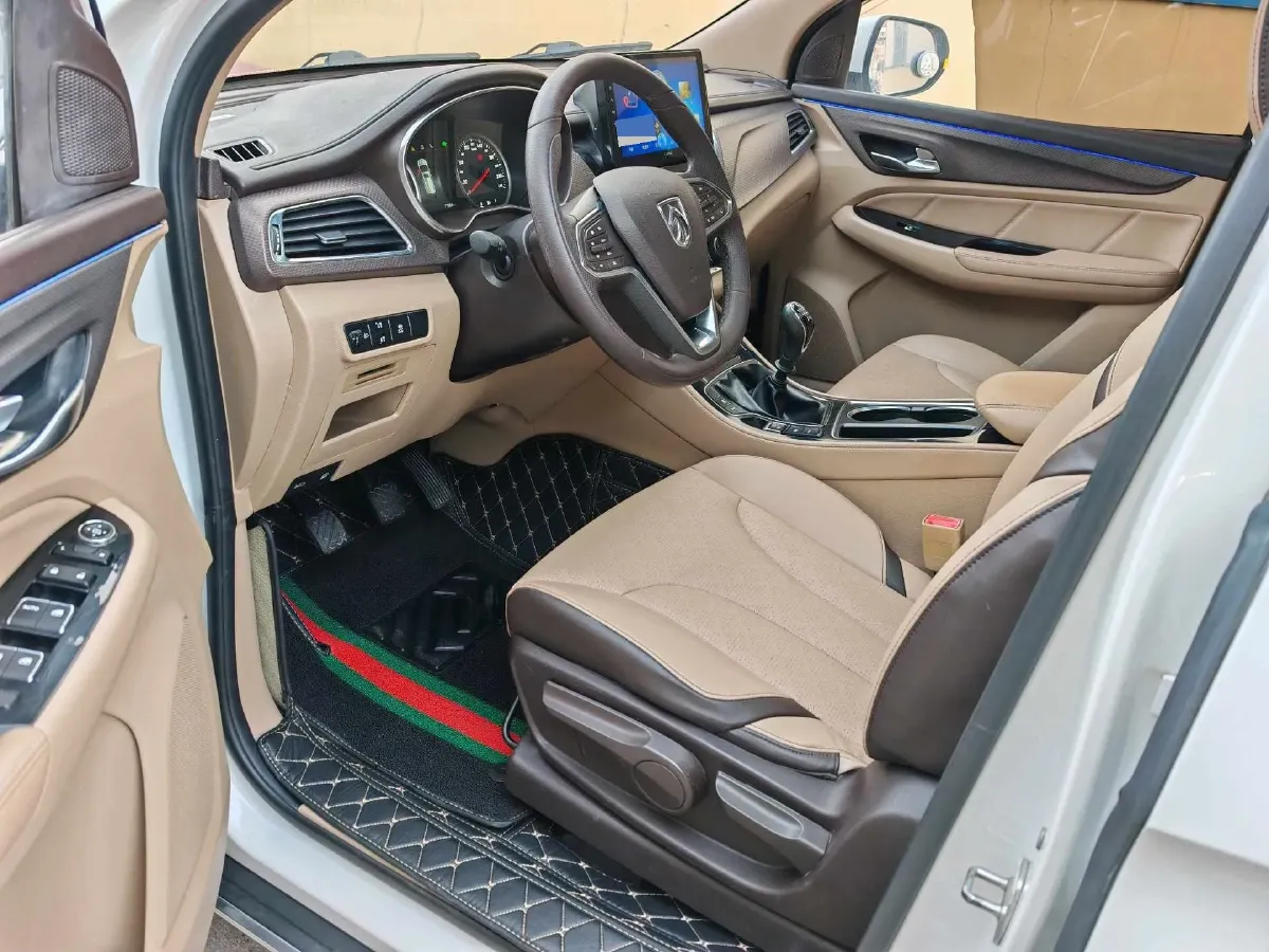 2017 BaoJun 730 1.5T 150HP L4 6MT,autocango,china used car exporter,china ev exporter,chinese used car exporter,chinese used ev exporter