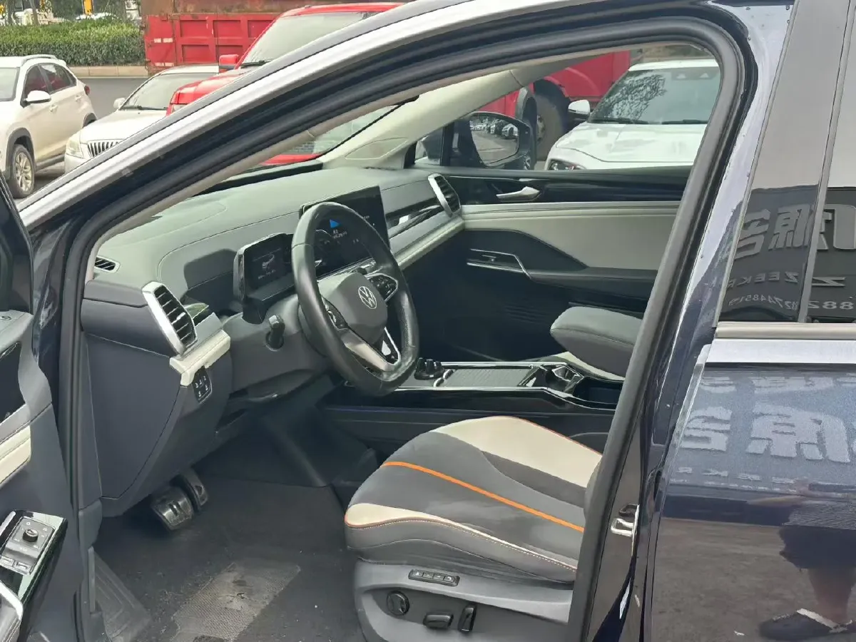 2022 Volkswagen ID.6 Crozz BEV 84.8KWH,autocango,china used car exporter,china ev exporter,chinese used car exporter,chinese used ev exporter