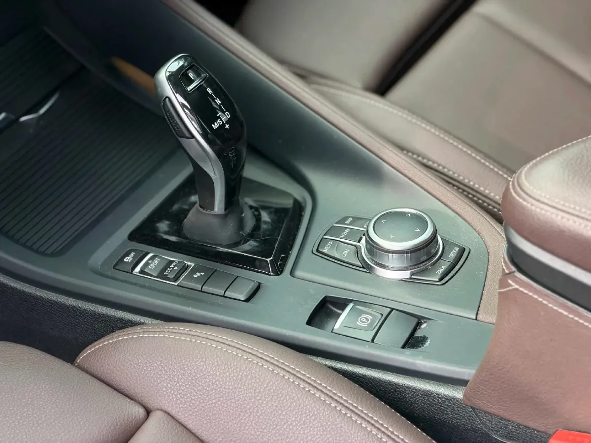 2022 BMW X1 2.0T 192HP L4 7DCT,autocango,china used car exporter,china ev exporter,chinese used car exporter,chinese used ev exporter